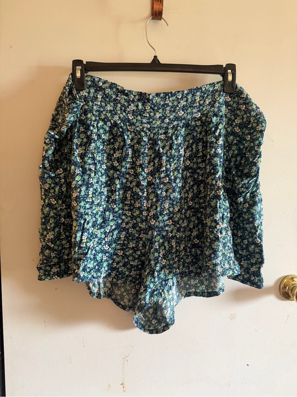 Torrid Flowy Floral Shorts Size 4x